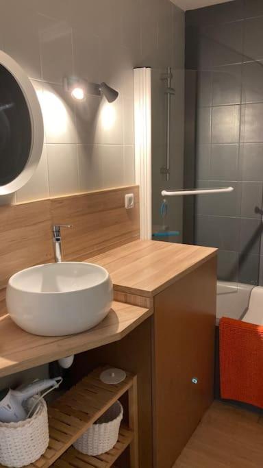 Appartement Cosy, Vue Sur Parc, 3 Mins Benoit *